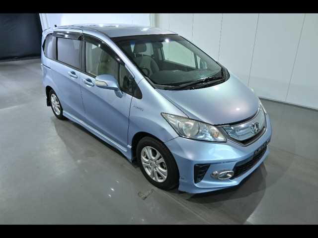HONDA FREED — фото