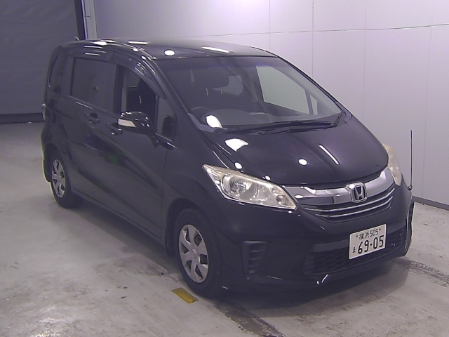HONDA FREED — фото