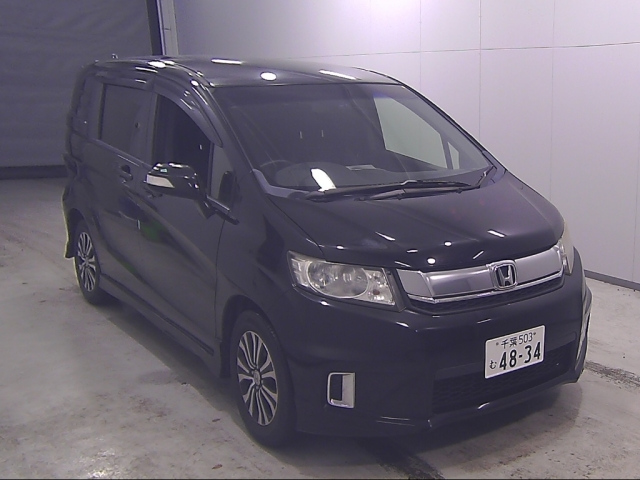 HONDA FREED — фото