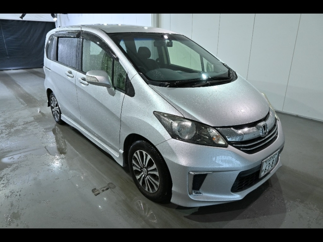 HONDA FREED — фото