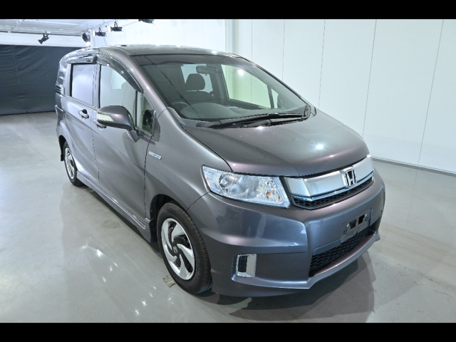 HONDA FREED — фото