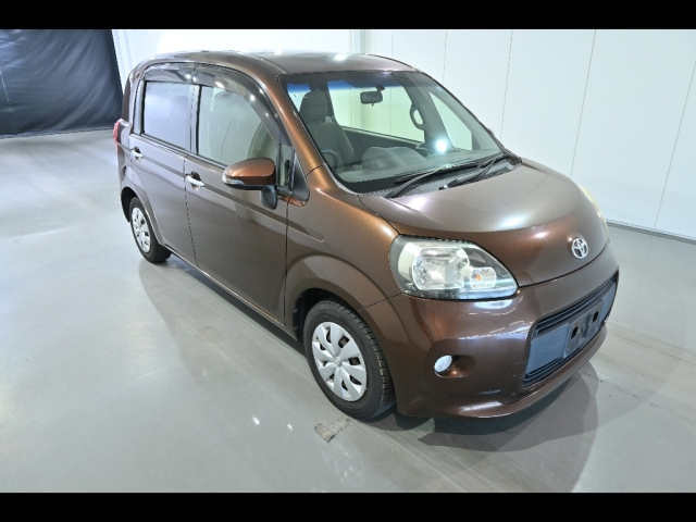 TOYOTA PORTE — фото