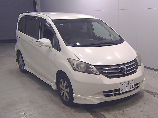 HONDA FREED — фото