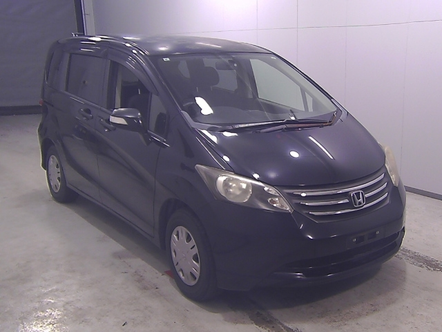 HONDA FREED — фото