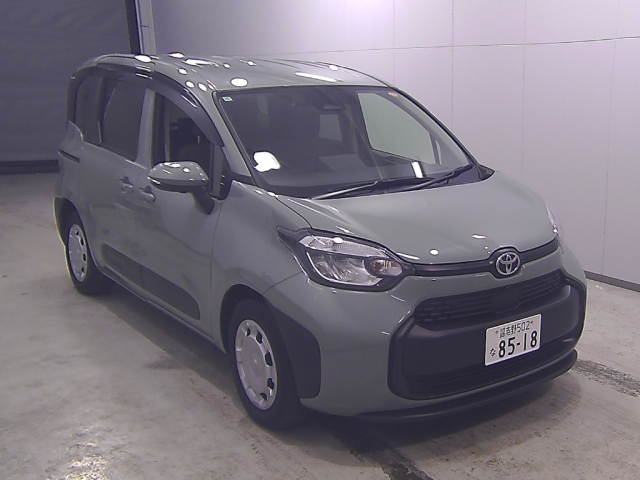 TOYOTA SIENTA — фото