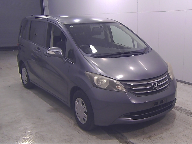 HONDA FREED — фото