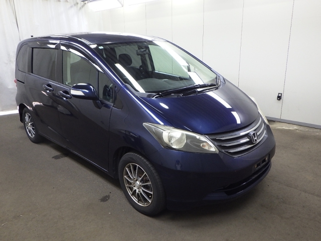 HONDA FREED — фото