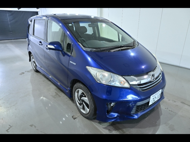 HONDA FREED — фото