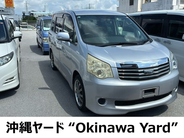TOYOTA NOAH — фото