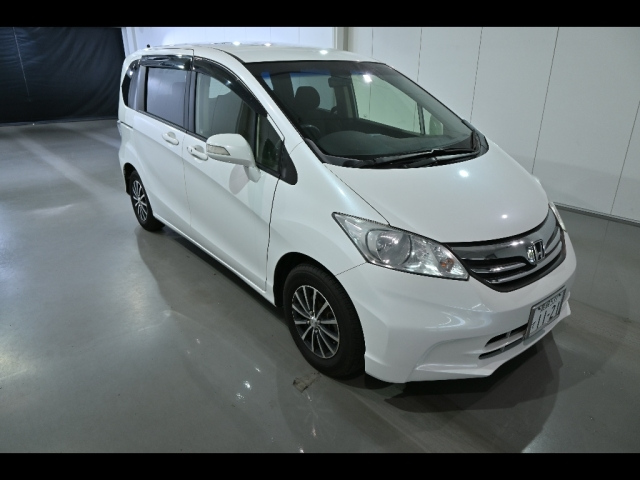HONDA FREED — фото
