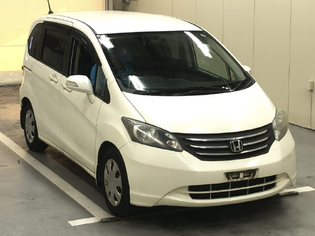 HONDA FREED — фото