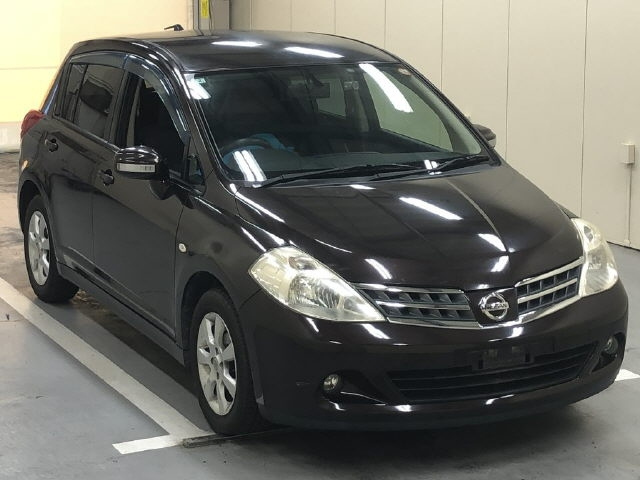 NISSAN TIIDA — фото