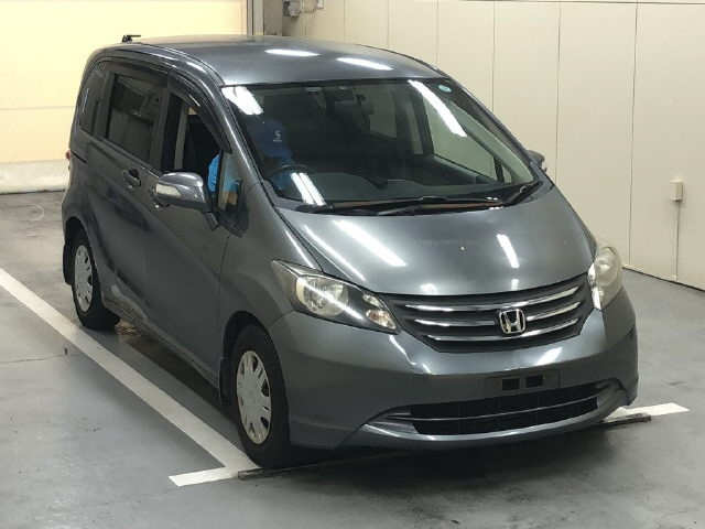 HONDA FREED — фото