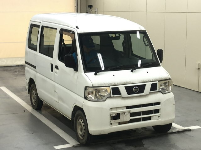 NISSAN CLIPPER — фото