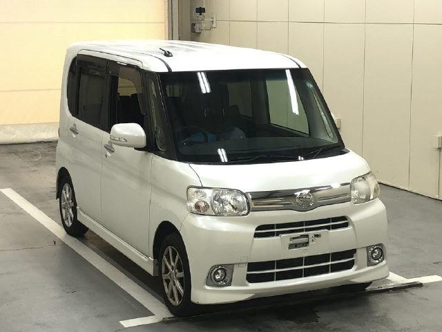 DAIHATSU TANTO — фото