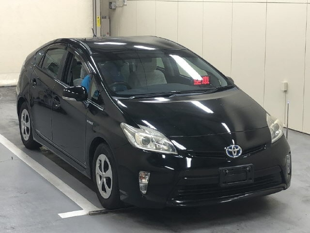 TOYOTA PRIUS — фото