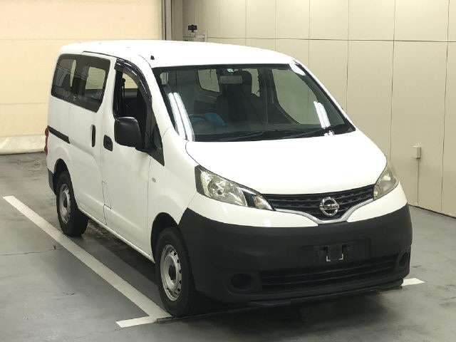 NISSAN NV200 — фото