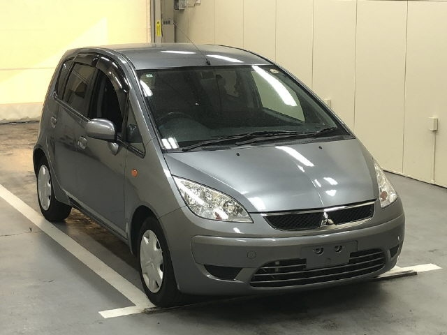 MITSUBISHI COLT — фото