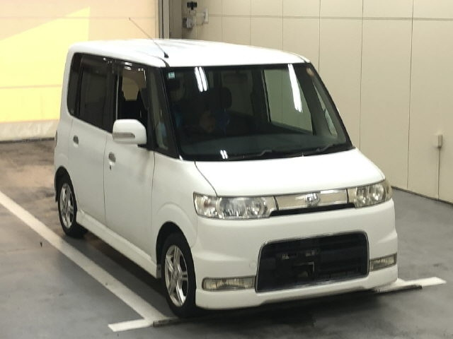 DAIHATSU TANTO — фото