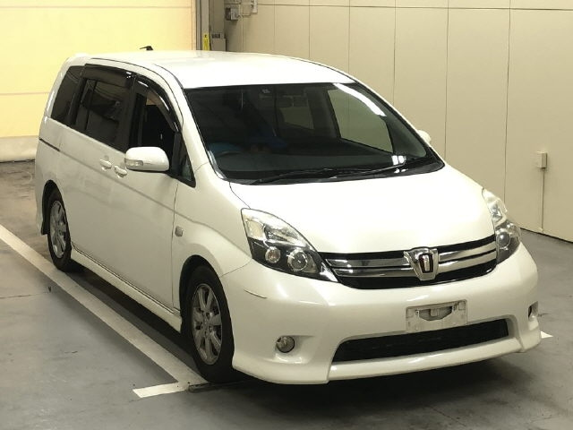 TOYOTA ISIS — фото