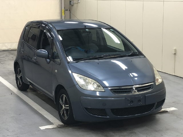 MITSUBISHI COLT — фото