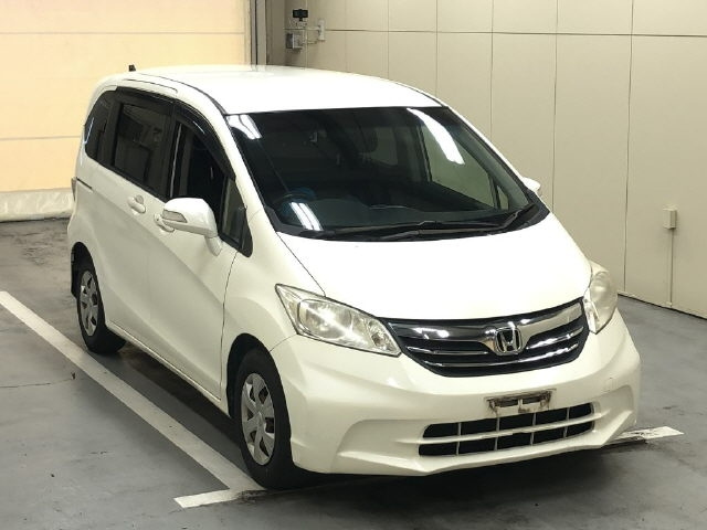 HONDA FREED — фото