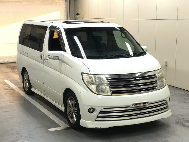 NISSAN ELGRAND
