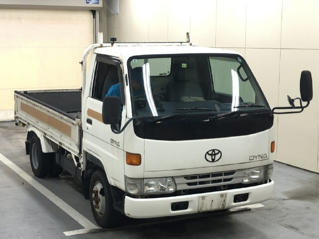 TOYOTA DYNA — фото