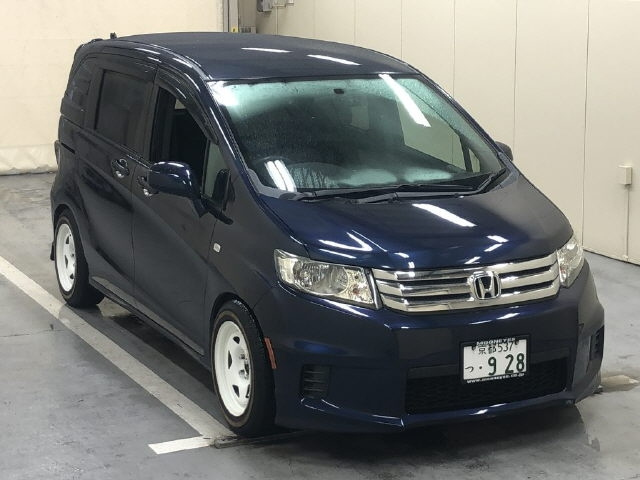 HONDA FREED — фото