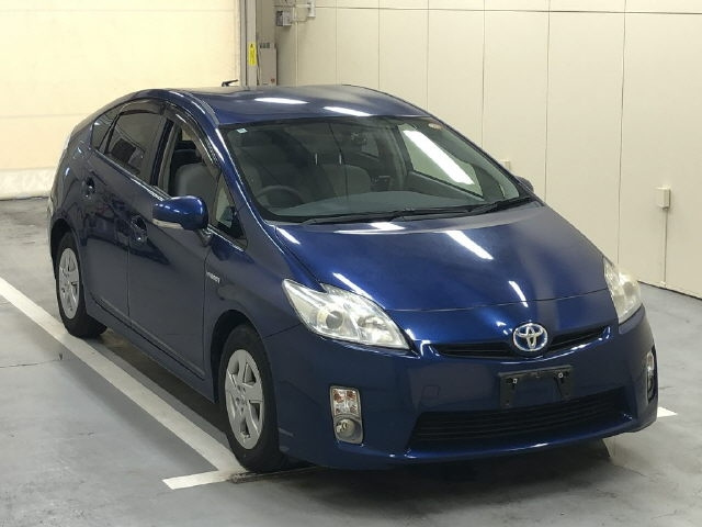 TOYOTA PRIUS — фото