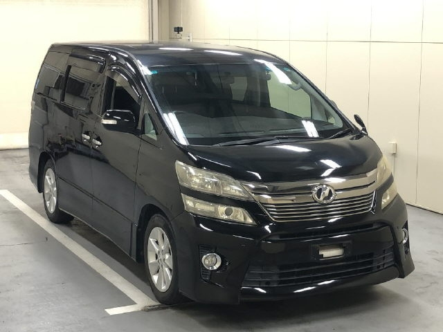 TOYOTA VELLFIRE — фото