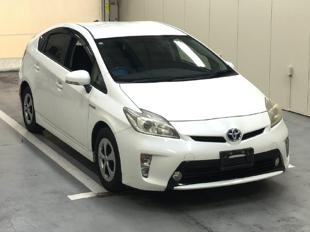 TOYOTA PRIUS — фото
