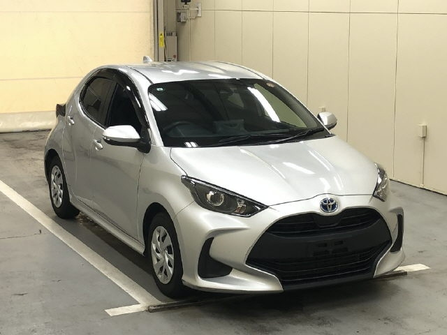 TOYOTA YARIS — фото