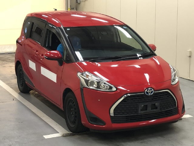 TOYOTA SIENTA — фото