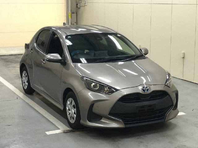 TOYOTA YARIS — фото