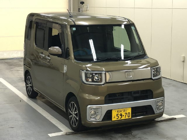 DAIHATSU WAKE — фото