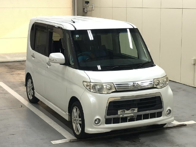 DAIHATSU TANTO — фото
