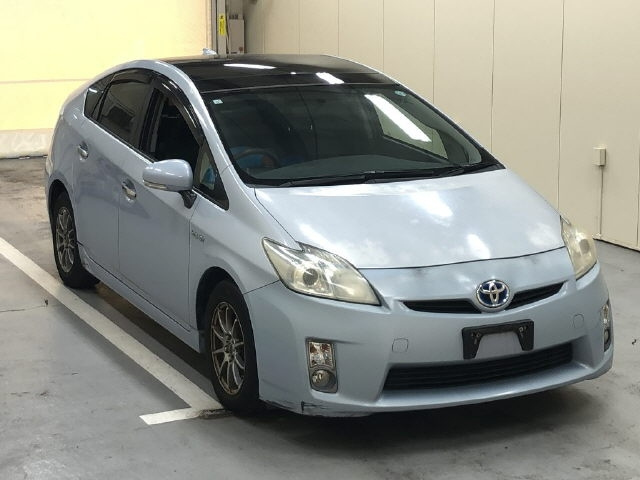 TOYOTA PRIUS — фото
