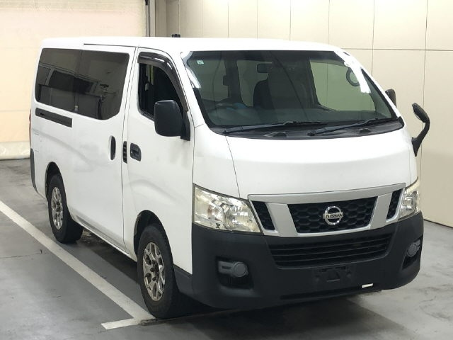 NISSAN CARAVAN — фото