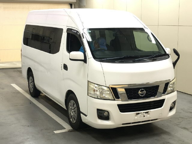 NISSAN CARAVAN — фото