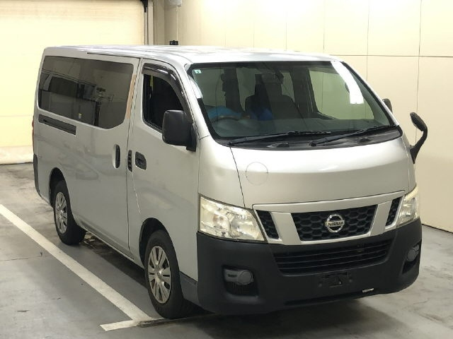 NISSAN CARAVAN — фото