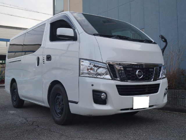 NISSAN CARAVAN — фото