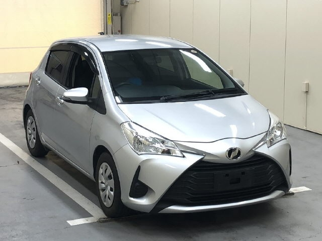 TOYOTA VITZ — фото