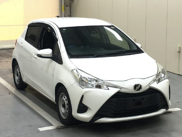 TOYOTA VITZ — фото