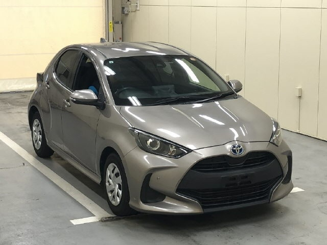 TOYOTA YARIS — фото