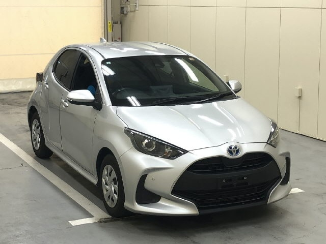 TOYOTA YARIS — фото