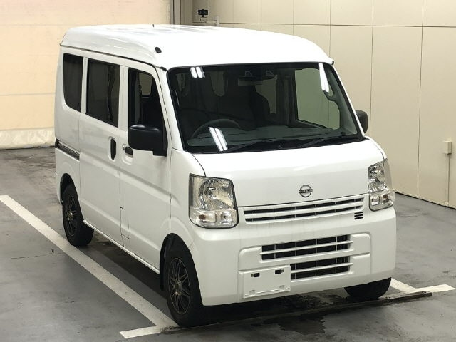 NISSAN CLIPPER — фото