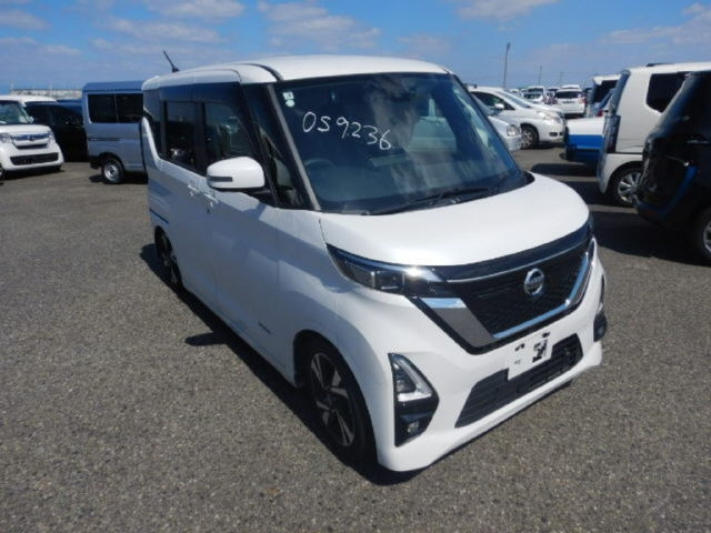 NISSAN ROOX