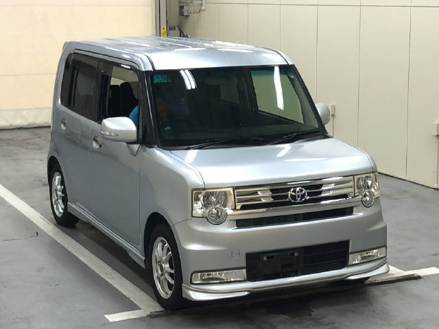 TOYOTA PIXIS — фото
