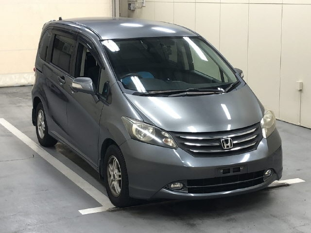 HONDA FREED — фото